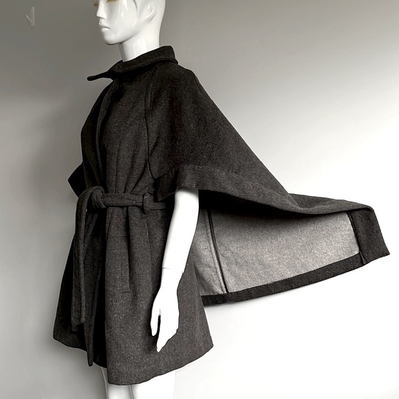 BASQUE Wool Blended Gray Cape Coat. - Picture 4 of 12